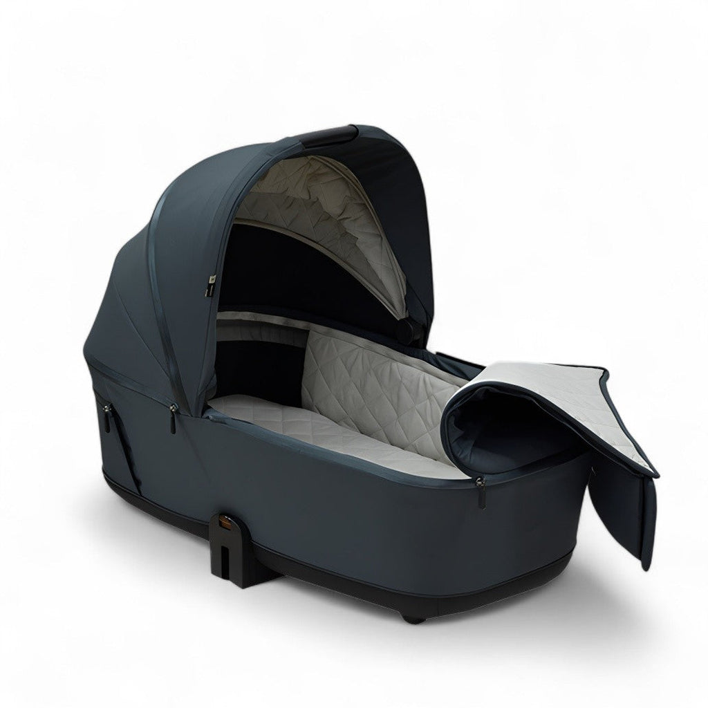 Bella III Graphite Carry Cot